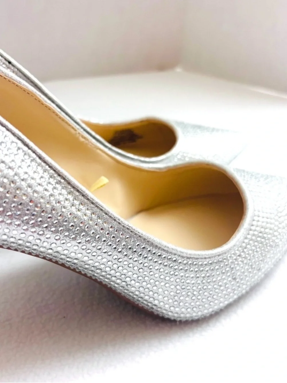 NWOT Jessica Simpson Silver Rhinestone Pointed Stiletto Sparkly Heels Pumps 7.5